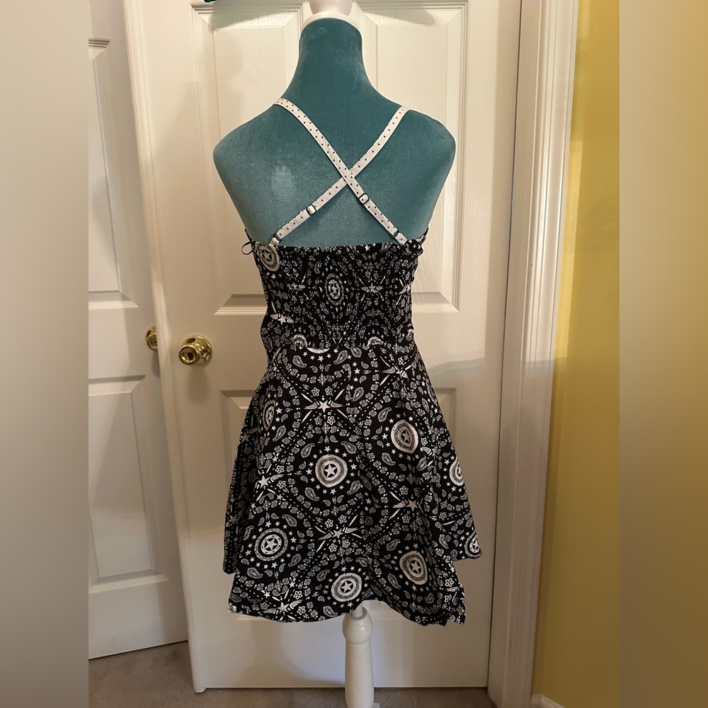 Marvel Comics Captin American Paisley Print Sundress NWOT - Picture 6 of 9